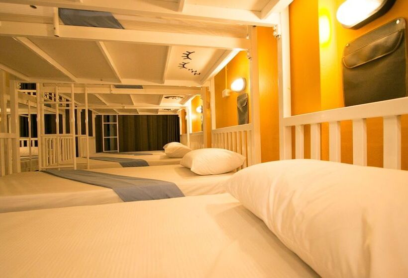 Backpack House Hostel