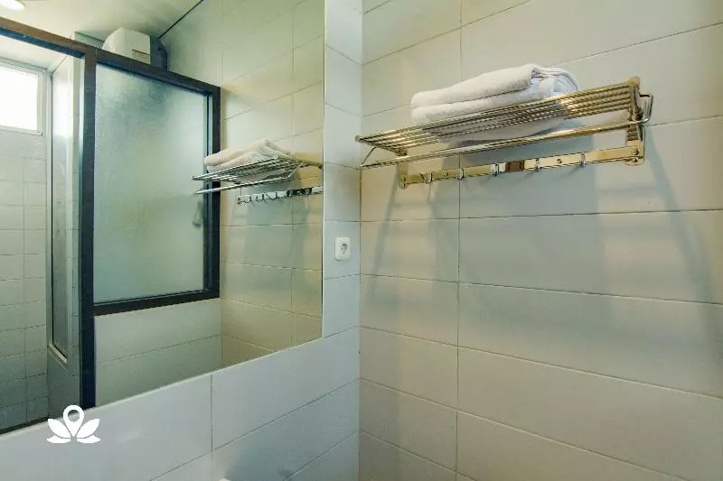 ホテル Family Guest House Kupang Baru