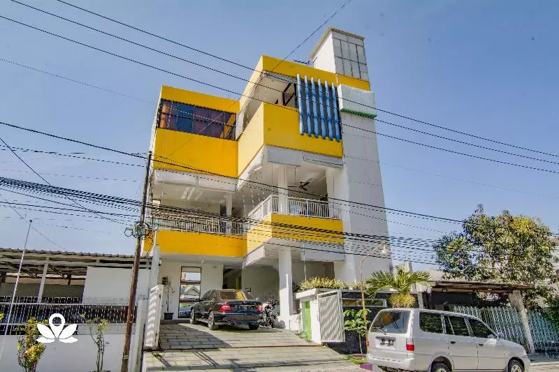 ホテル Family Guest House Kupang Baru