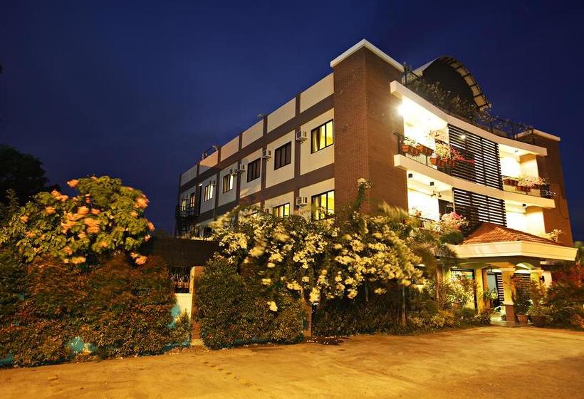 בית מלון כפרי North Garden Suites