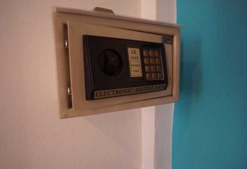 هتل Phuket Garden Home