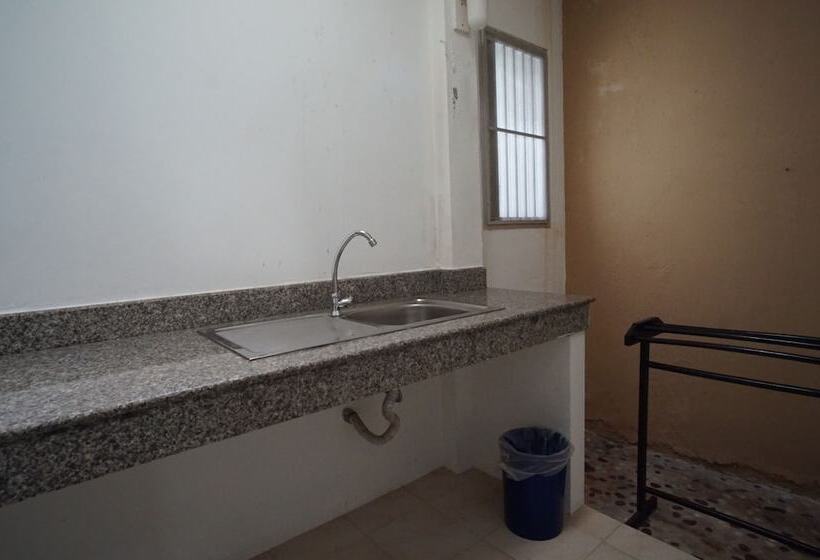 هتل Phuket Garden Home