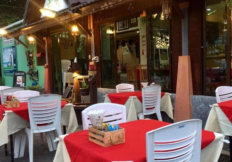 ホテル Phunyanuch