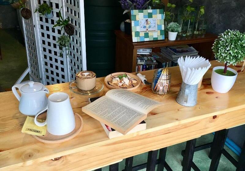 ホテル Phunyanuch