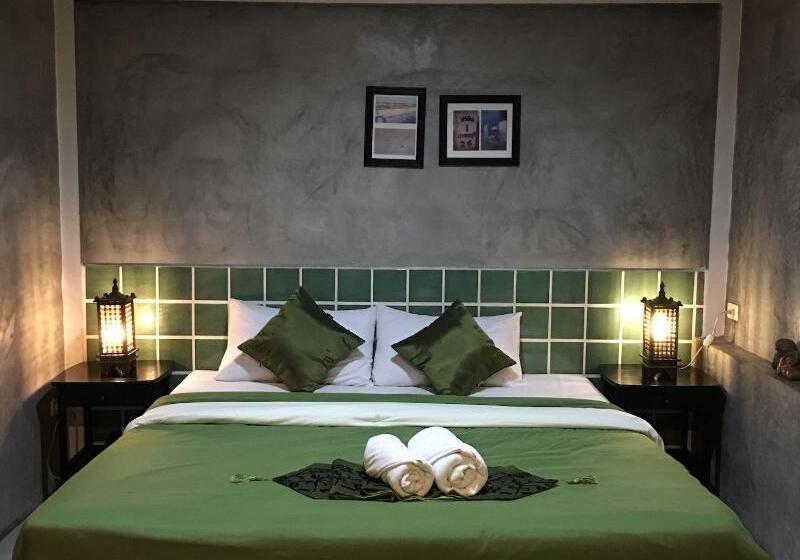 ホテル Phunyanuch