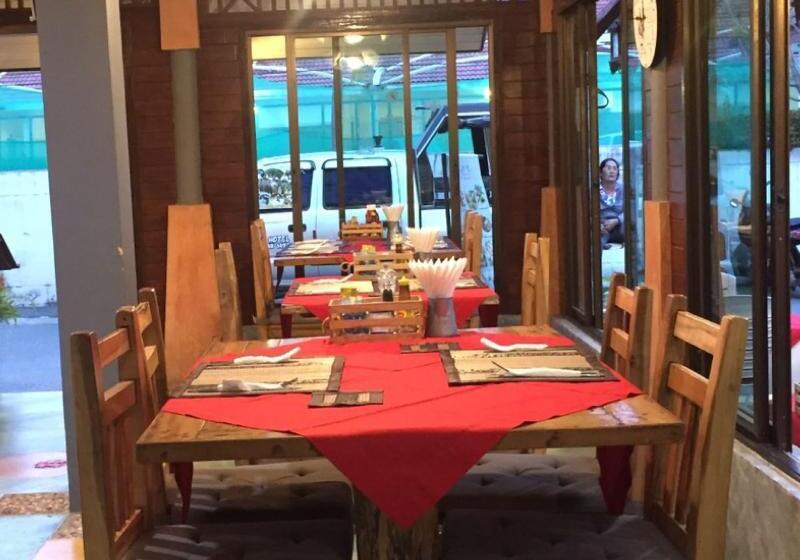 ホテル Phunyanuch