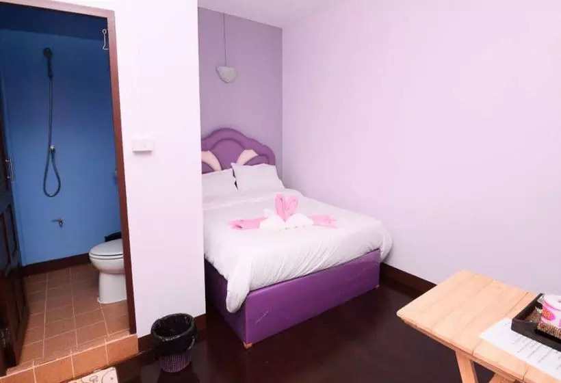 هتل The Best Riverside Guesthouse