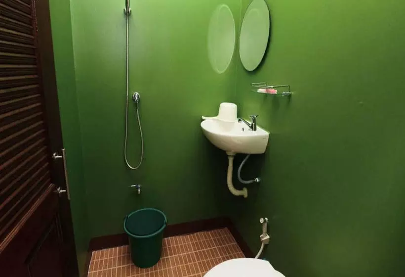 هتل The Best Riverside Guesthouse