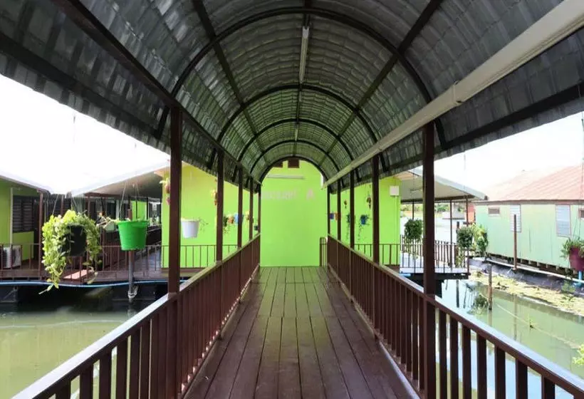 هتل The Best Riverside Guesthouse