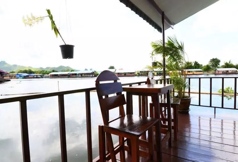 هتل The Best Riverside Guesthouse