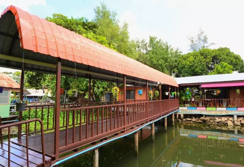 هتل The Best Riverside Guesthouse