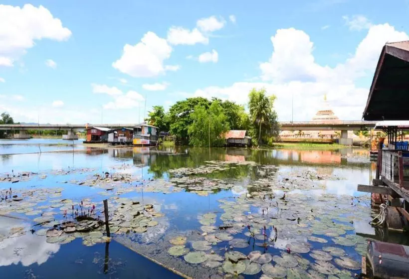 هتل The Best Riverside Guesthouse