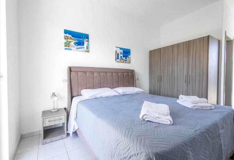 Johnhara Studios & Apartments