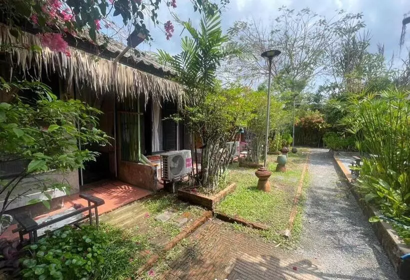 پانسیون Artist S Place Trat