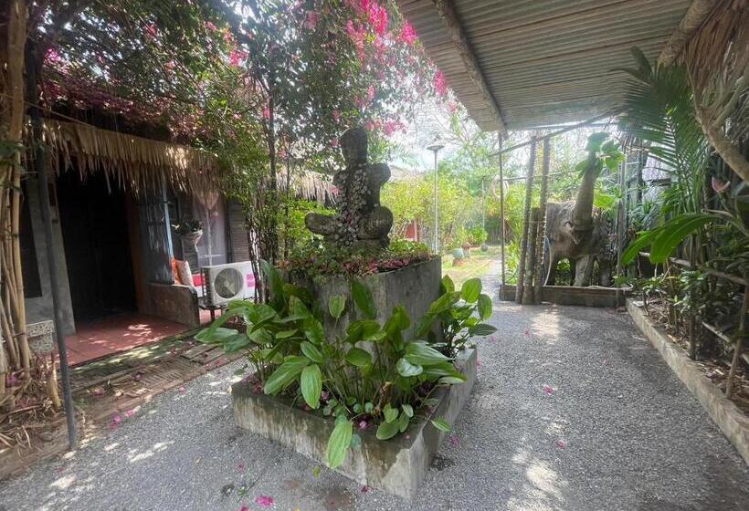 膳宿费 Artist S Place Trat