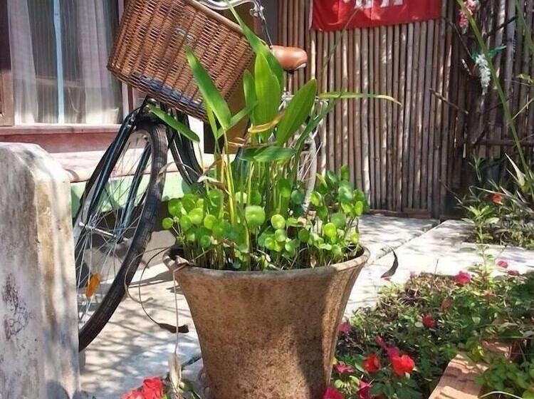 膳宿费 Artist S Place Trat