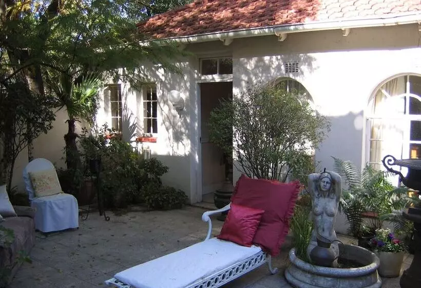 Majatalo Villa Victoria Executive Guest House