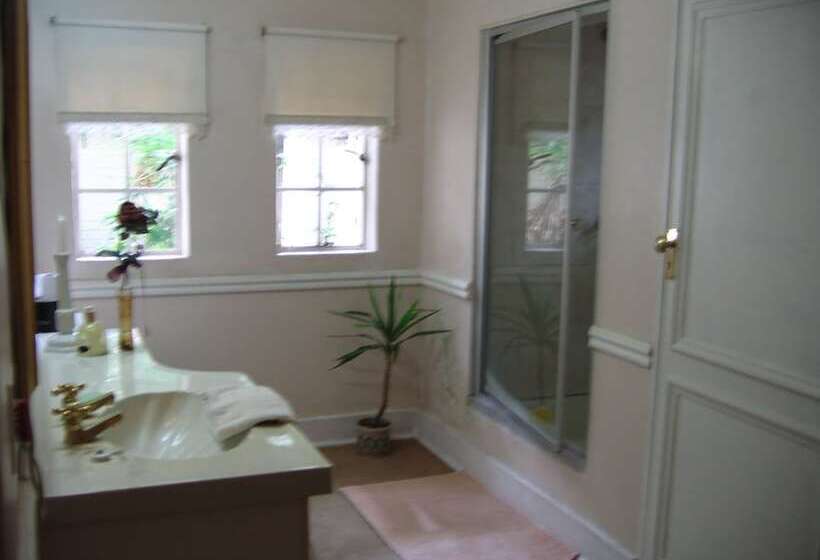 بنسيون Villa Victoria Executive Guest House