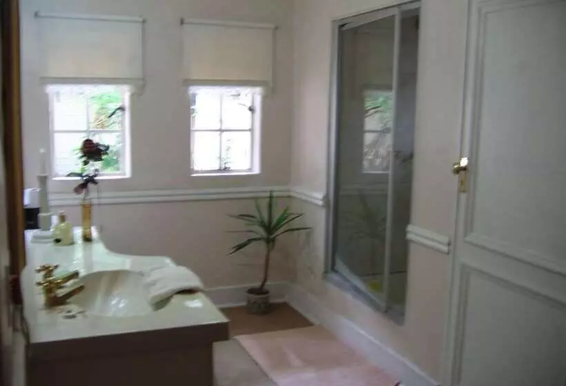 Majatalo Villa Victoria Executive Guest House