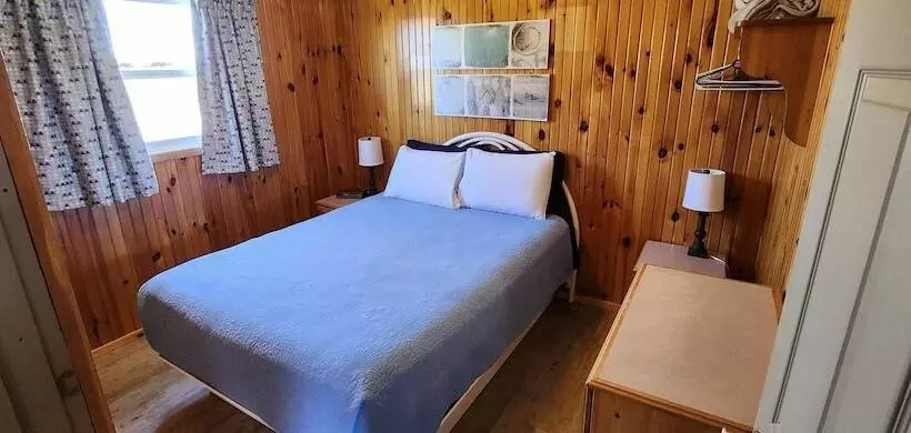 Cavendish Bosom Buddies Cottage Resort