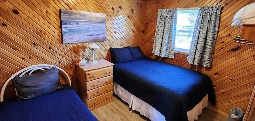 Cavendish Bosom Buddies Cottage Resort