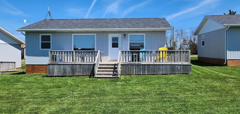 Cavendish Bosom Buddies Cottage Resort