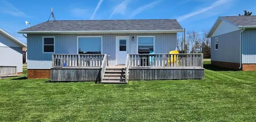 Cavendish Bosom Buddies Cottage Resort