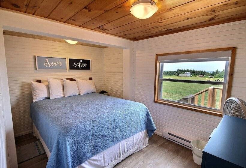 Cavendish Bosom Buddies Cottage Resort