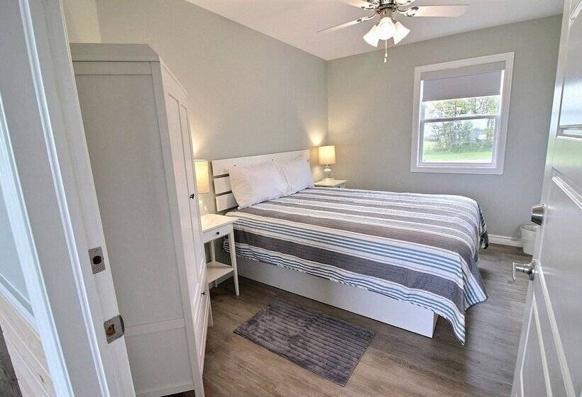 Cavendish Bosom Buddies Cottage Resort