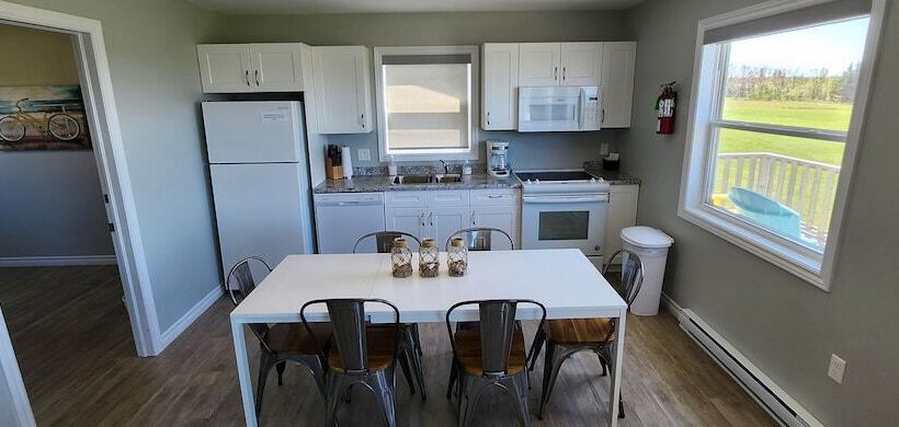 Cavendish Bosom Buddies Cottage Resort