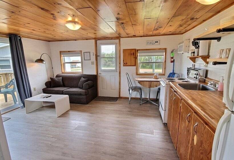 Cavendish Bosom Buddies Cottage Resort