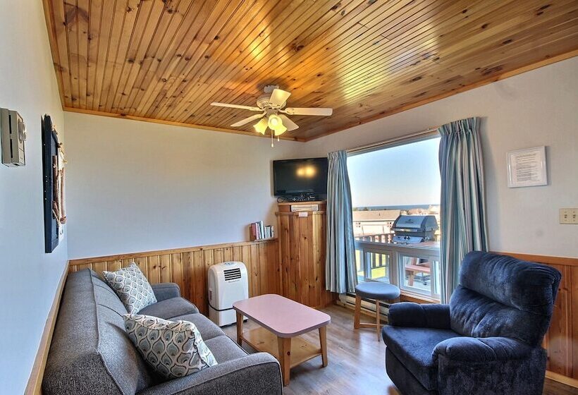 Cavendish Bosom Buddies Cottage Resort