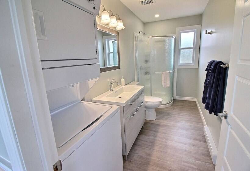 Cavendish Bosom Buddies Cottage Resort