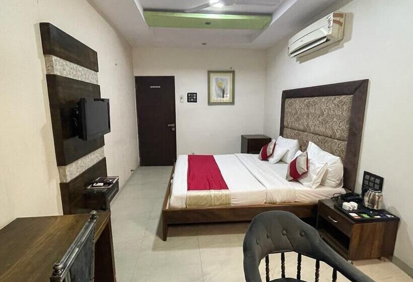 בית מלון כפרי Ranjeet   Akola