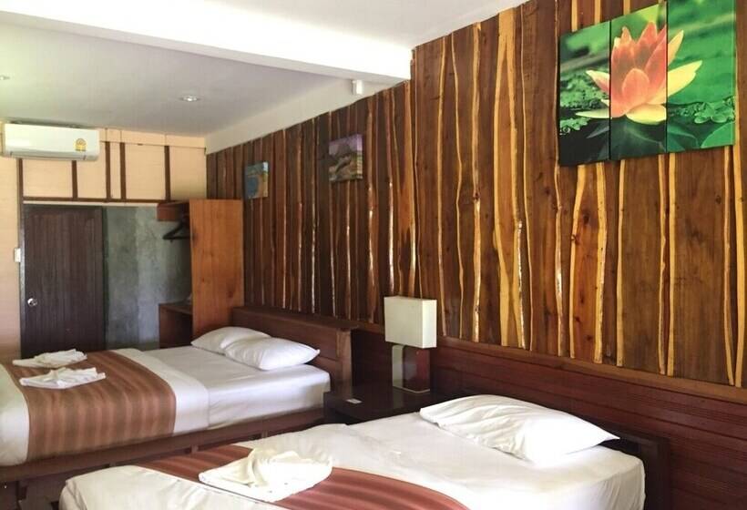 Hotel The Chevalley Beach Resort