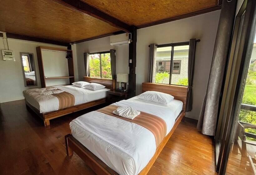 Hotel The Chevalley Beach Resort