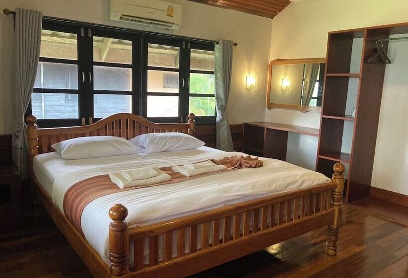 Hotel The Chevalley Beach Resort