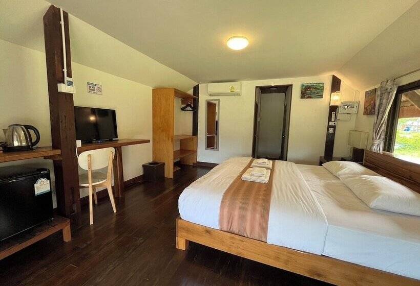 Hotel The Chevalley Beach Resort