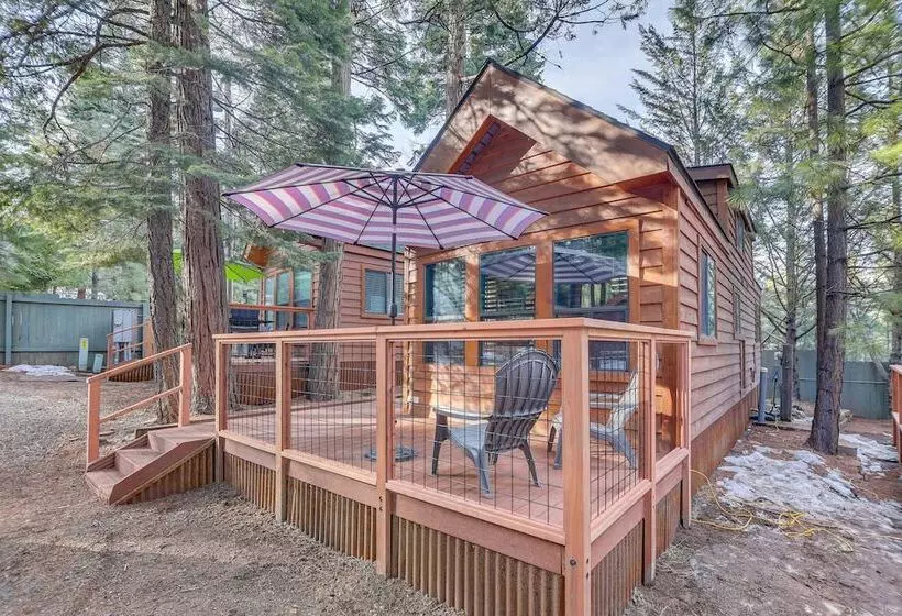 Peaceful Lake Almanor Hideaway, Fish, Hunt + Hike!