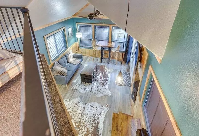 Peaceful Lake Almanor Hideaway, Fish, Hunt + Hike!