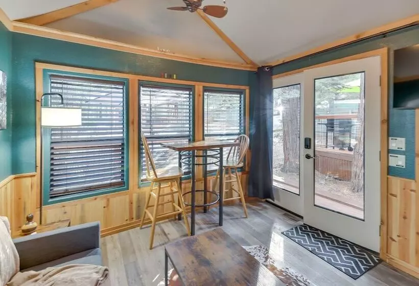 Peaceful Lake Almanor Hideaway, Fish, Hunt + Hike!