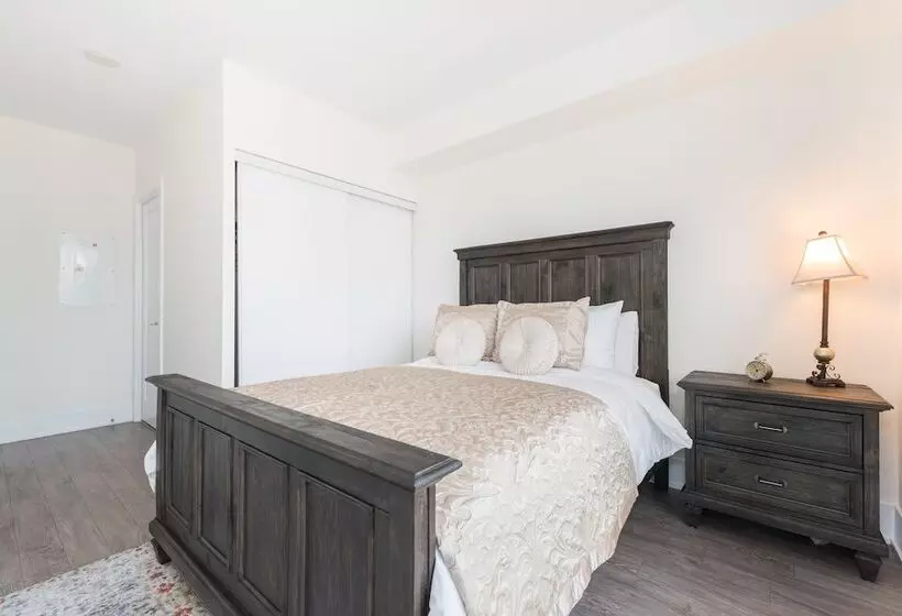هتل Grand Royal Condos - Cn Tower