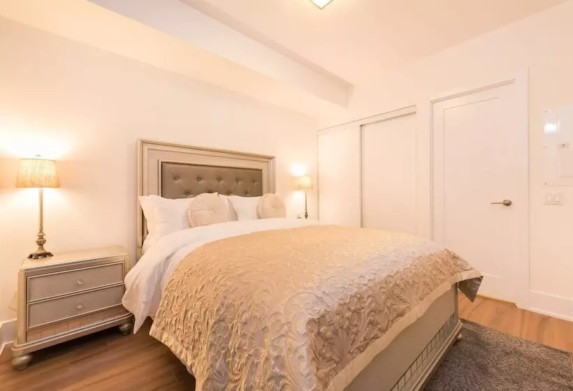 هتل Grand Royal Condos - Cn Tower