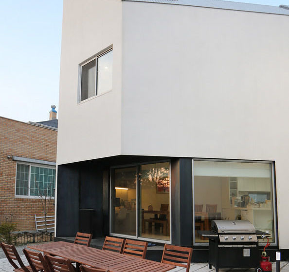 Runway Guesthouse Hostel