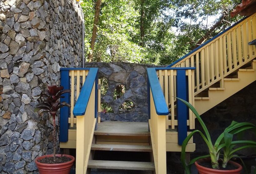 تختخواب و صبحانه Caribe Tesoro