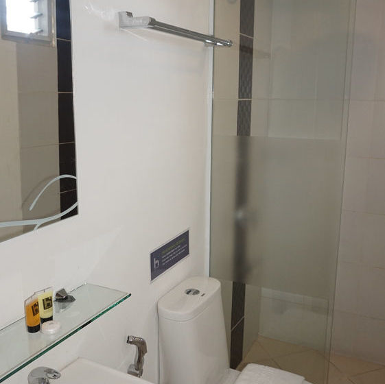 H Hotels   Metro North Uno