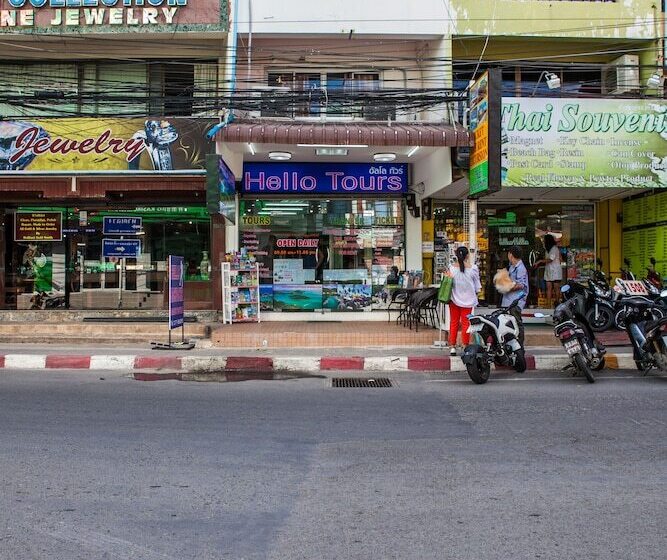 Hello Backpacker Samui Hostel