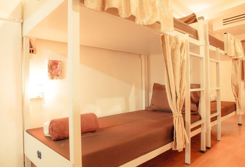 Hello Backpacker Samui Hostel