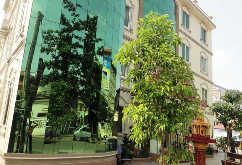 فندق Borey Vatanac Guesthouse