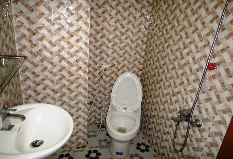 فندق Borey Vatanac Guesthouse